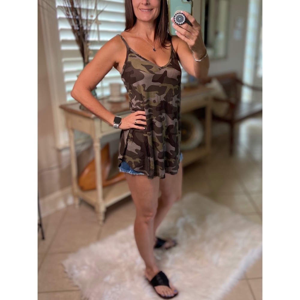 Reversible Camouflage Scoop V-Neck Tank Green 2321 - Picture 3 of 15